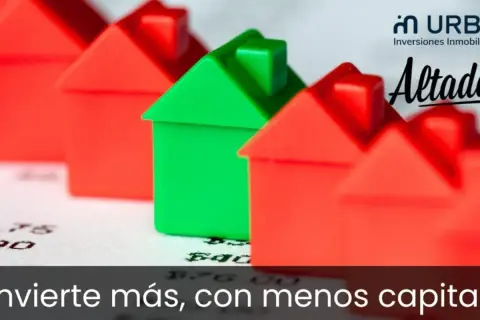 Casas de juguete rojas y verdes sobre un documento financiero. La imagen promueve invertir con apalancamiento, sugiriendo maximizar ganancias con menor capital.