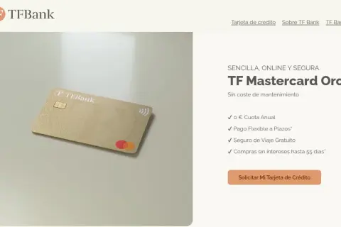 Tarjeta dorada TFBank Mastercard Oro, sin coste de mantenimiento, con chip y contactless.
