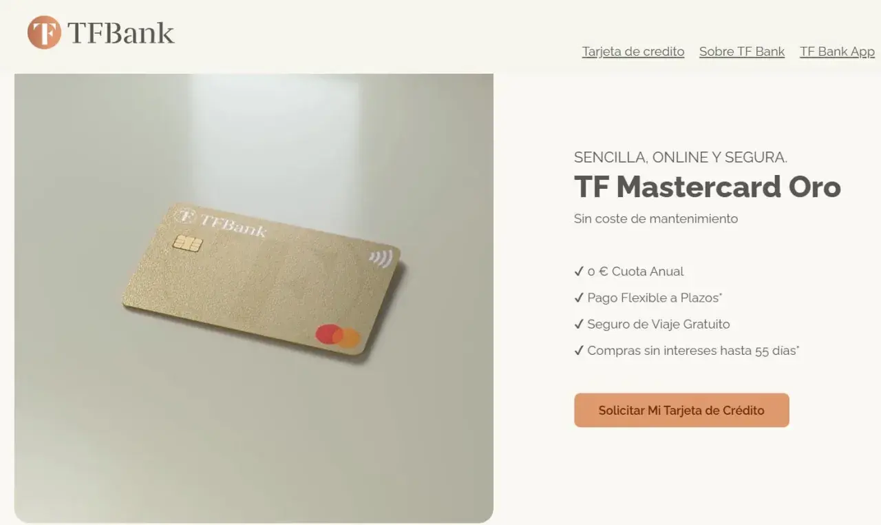 Tarjeta dorada TFBank Mastercard Oro, sin coste de mantenimiento, con chip y contactless.