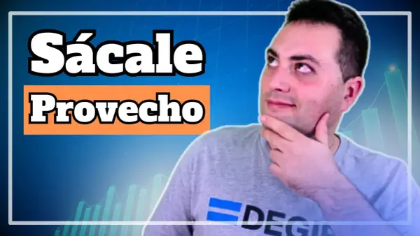 Hombre pensativo con camiseta Degiro, con texto "Sácale Provecho". Podría estar resolviendo degiro problemas.